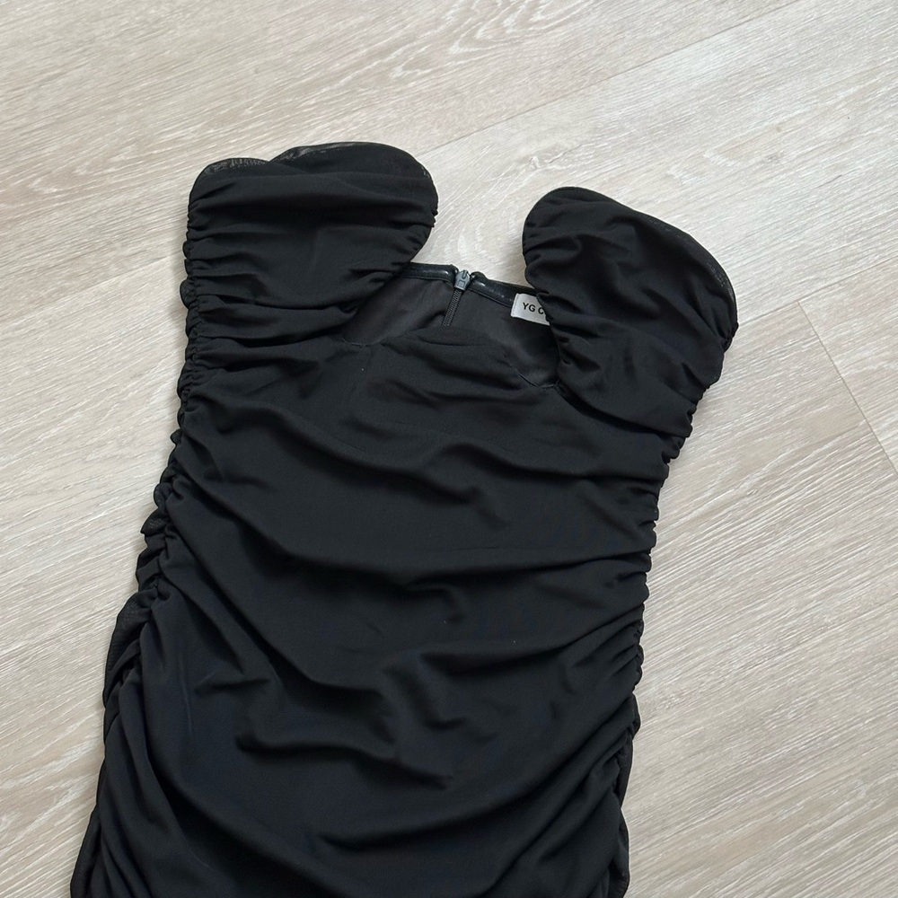 Elegant Black Mini Dress - Picture 5 of 5